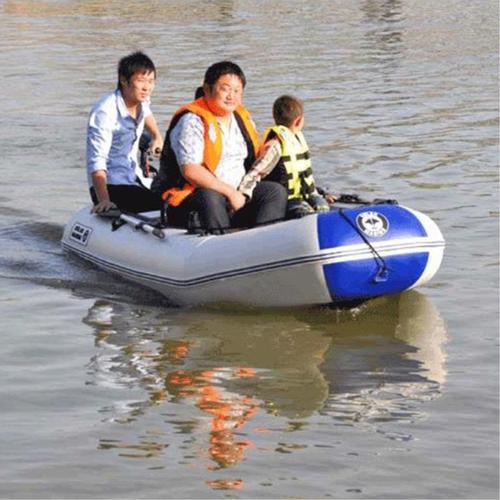 芜湖公园游玩充气漂流船